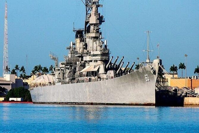 Battleships of WWII at Pearl Harbor from Maui - The tone-setting schedule: early start, respectful stops, real walking