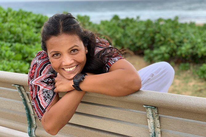 Beaches, Food & Aloha: Private Oahu Tour - Lunch at Kahuku Food Trucks Plus Free Tastings at the Macadamia Farm