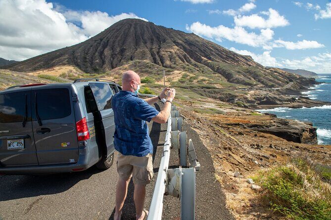 Best Of Oahu: Grand Circle Island Small Group Tour From Waikiki - Tropical Farms macadamia stop: snack, coffee, and the local-business angle
