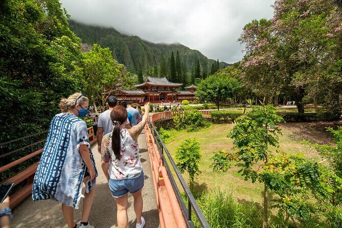 Best Of Oahu: Grand Circle Island Small Group Tour From Waikiki - North Shore and Hale‘iwa detour: surf culture views in short bursts