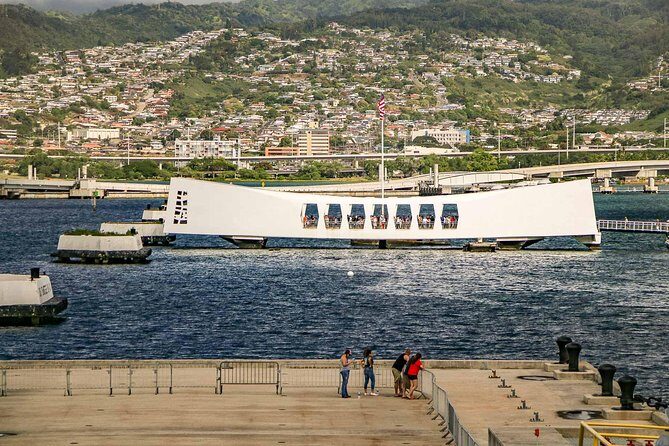 Best of Oahu: Pearl Harbor & Oahu Circle Island Tour from Waikiki - A Fast Oahu Circle That Starts Before the Sun