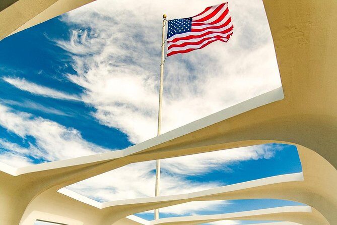 Best of Oahu: Pearl Harbor & Oahu Circle Island Tour from Waikiki - North Shore Beaches, Towns, and a Chance for Coastal Wildlife