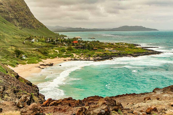 Best of Oahu: Pearl Harbor & Oahu Circle Island Tour from Waikiki - Nu’uanu Pali Overlook: Views Plus the Stories Behind Them