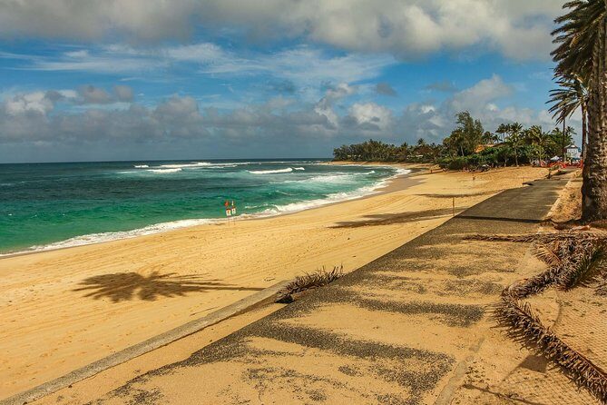 Best of Oahu: Pearl Harbor & Oahu Circle Island Tour from Waikiki - Honolulu From the Van: Statues, Palace Grounds, and the Big Picture