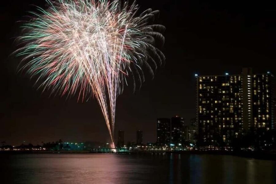 Board from Waikiki Beach: Friday Night Fireworks sail - Key things I think are worth your attention
