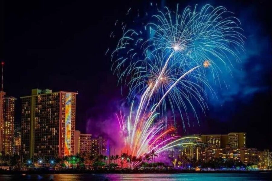 Board from Waikiki Beach: Friday Night Fireworks sail - The 1-Hour Waikiki Cruise: Moonlight Views and a Calm Ride Along the Coast