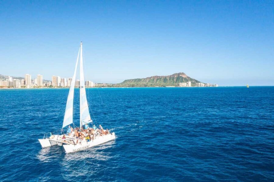 BYOB Weekend Sightseeing Sail towards Diamond Head - A Short Sail With Big South Shore Views