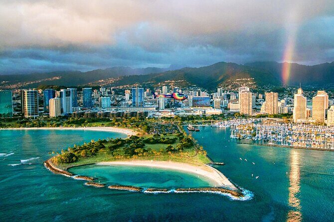 City By The Sea - 20 Min Helicopter Tour - Doors Off or On - Diamond Head: crater views and the ridge hikers