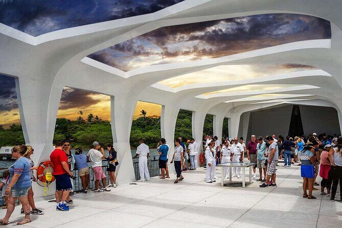 Deluxe Pearl Harbor, Arizona Memorial, and Visitor Center Tour - Stop 1: Visitor Center power move before the memorial