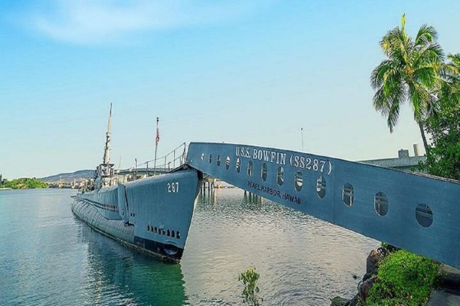 From Waikiki: USS Arizona Memorial and Honolulu City Tour - King Kamehameha Statue and the State Capitol area