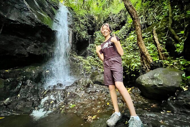 Half-Day Waterfall Tour - Hike, Scenic, Food and Photo - No swimming, but a great shower: how to cool off without getting stuck