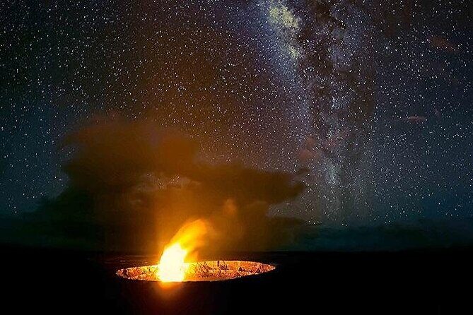 Hawaii Volcanoes National Park Experience from Oahu - Manuka State Wayside Park: a short trail break from the car