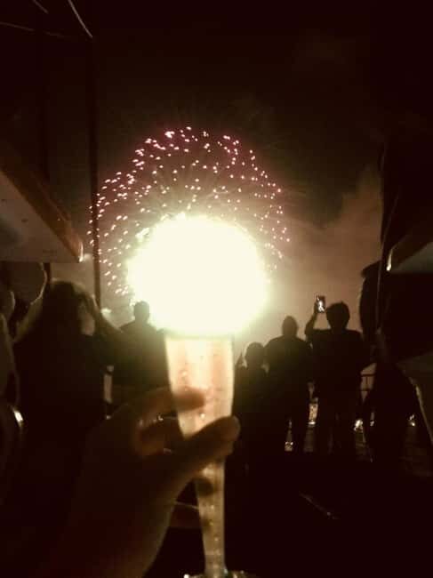 Honolulu: 1-Hour Friday Night Fireworks Cruise with Drinks - Friday Night Fireworks, Watched From a Catamaran