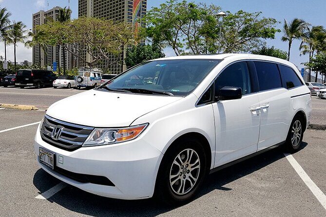Honolulu Airport & Waikiki Hotels Private Transfer by Minivan (up to 5 people) - Private transfer value check: when $80 per group really works