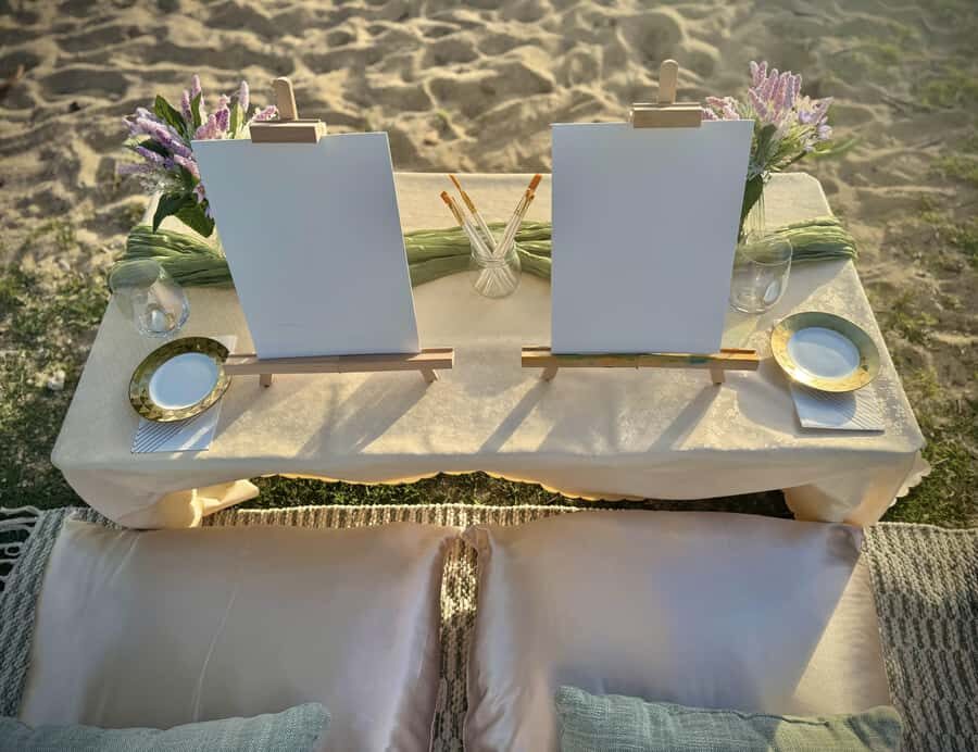 Honolulu: Beachside Luxury Picnic & Paint - Luxury picnic details: charcuterie, chilled Hawaiian drinks, and comfort