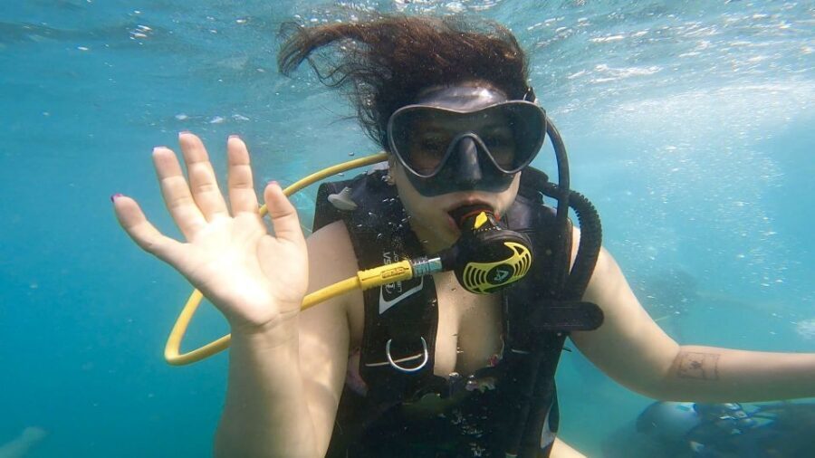 Honolulu: Beginner Scuba Diving Tour With Free Videos - Instructor Kyle’s approach: relaxed, safety-first, and good with nerves