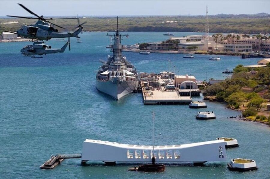 Honolulu: Pearl Harbor, USS Arizona and Battleship Missouri - USS Arizona Memorial boat ride: the moment that doesn’t need extra words