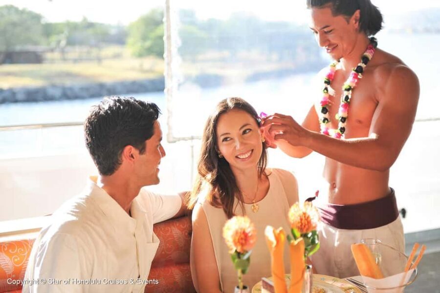 Honolulu: Sunset 5 Course Dinner Cruise with Entertainment - Route views you can actually use: Waikiki, Ala Moana, and Diamond Head