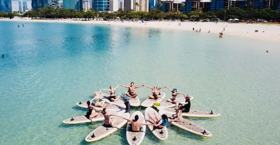 Honolulu: SUP (Standup Paddleboard) Yoga Class - Where you meet and how the session is paced