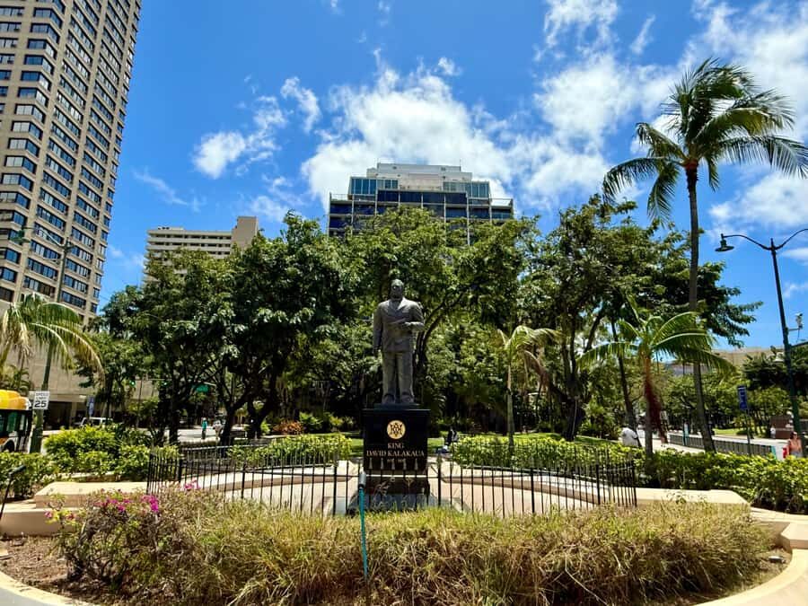 Honolulu: Waikiki Food Tour with Local Guide - Hawaiian BBQ: Comfort Food Between Beach Walks