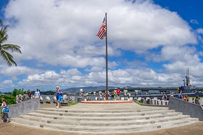 Luxury Pearl Harbor USS Arizona Memorial Small Group Tour - Stop 3: The USS Arizona Memorial Moment