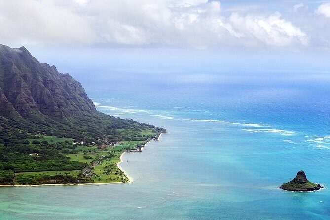 Oahu Circle Island Tour with Byodo-In Temple Admission - Halona Blowhole and Sandy Beach Park: tide-and-wind reality check