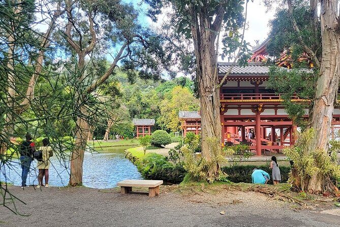 Oahu Circle Island Tour with Byodo-In Temple Admission - East-to-North transition: Tropical Farms, Kona coffee, and photo chances