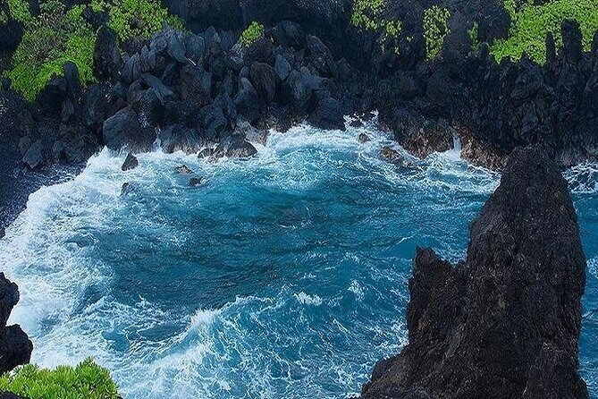 Oahu Grand Circle Island Experience Departing from the Big Island - Halona Blowhole to Makapu’u: Ocean drama and movie-level scenery
