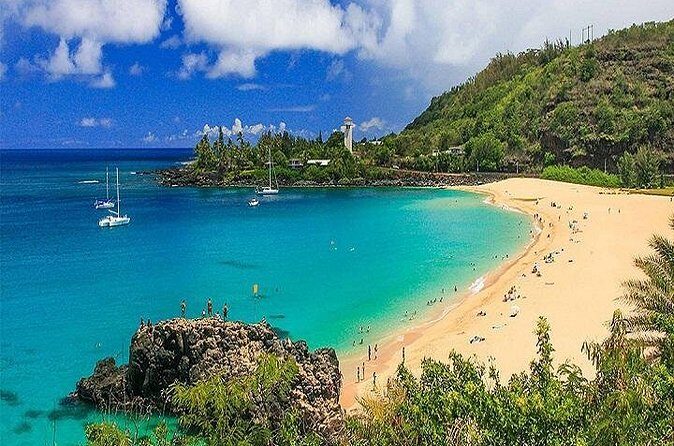 Oahu Grand Circle Island Tour Departing from Waikiki - Kualoa Regional Park: Chinaman’s Hat for photos and quick refuel