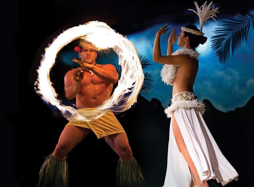 Oahu: Hilton Waikiki Starlight Luau - Duke Kahanamoku Beach fireworks: the ending that turns dinner into a memory