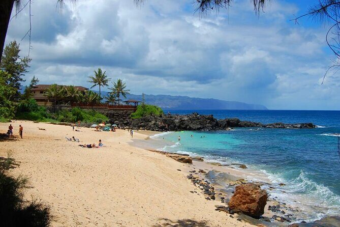 Oahu Private Tour North Shore, Waimea Falls and Dole Plantation - The real value: a tight route with smart pacing
