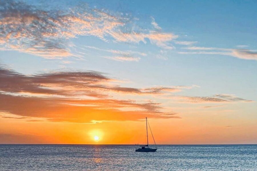 Oahu: Sunset sailing in small intimate groups - Boarding at Ala Wai: an easy start, small-boat energy