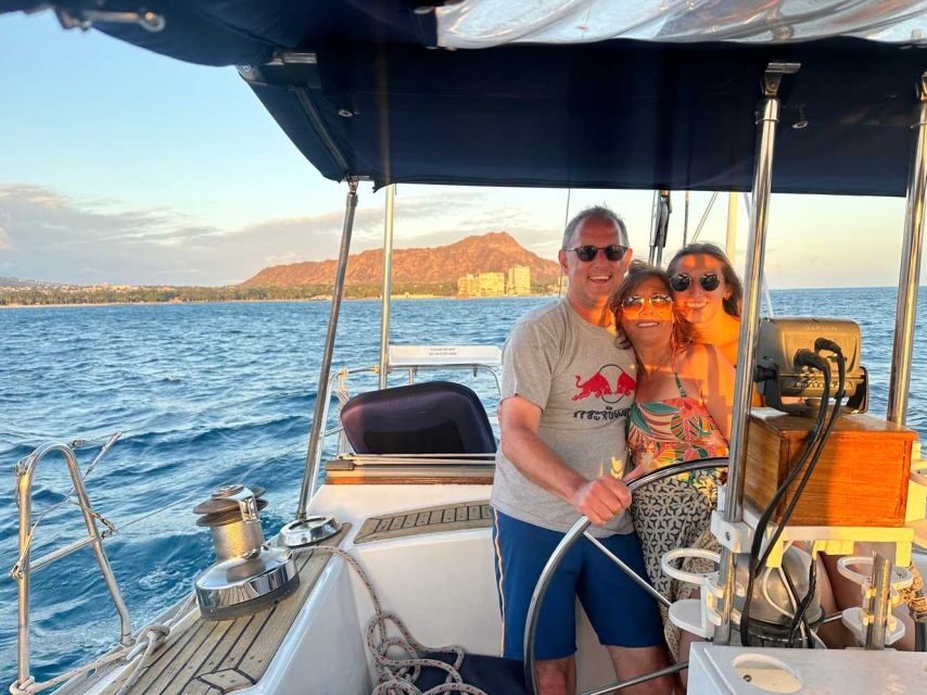 Oahu: Sunset sailing in small intimate groups - FAQ