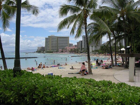 Oahu: The Magical Mystery Show! at Hilton Waikiki Beach Hotel - Quick hits before you go