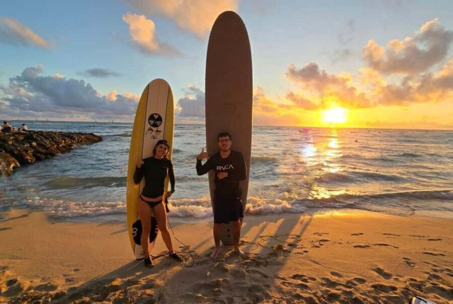 Oahu: Waikiki Beginner Private Surf Lesson- Female Guide - Waikiki starts at the Duke statue: simple, low-stress logistics
