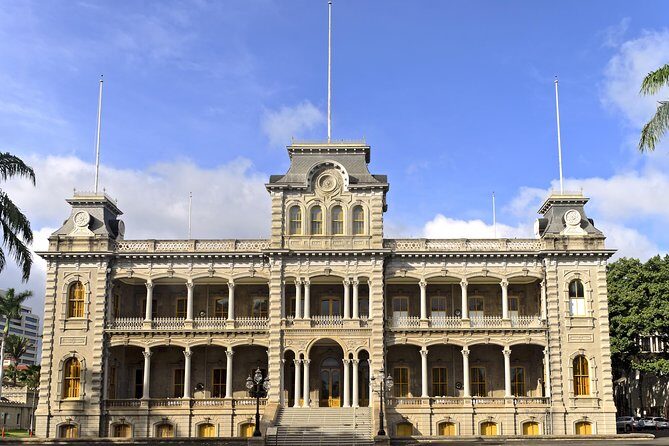 Passport to Pearl Harbor - The royal residence and Kamehameha Statue stops: quick but fun context
