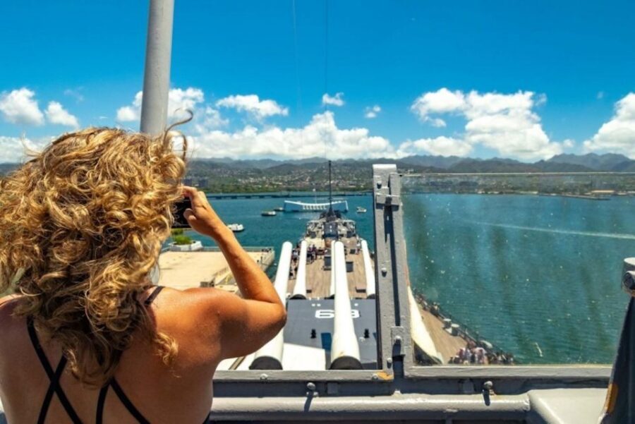 Pearl Harbor and Oahu Circle Island Tour FROM KONA - Dole Plantation and tropical stopovers: good for pacing and photos