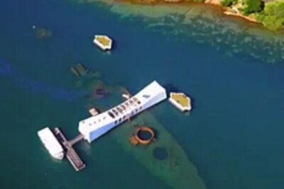 Pearl Harbor Arizona tour from HNL Airport - Pearl Harbor Visitor Center: get your bearings fast