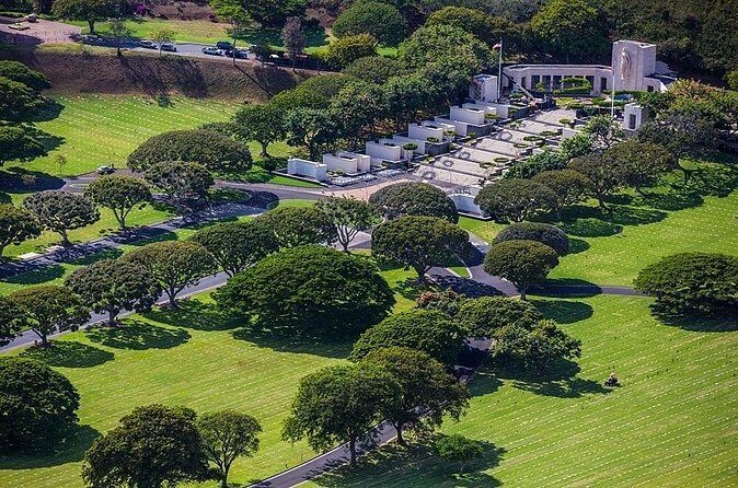 Pearl Harbor, National Memorial Cemetery and Honolulu City Tour - Downtown Honolulu Drive: Kamehameha, Iolani Palace, and Kawaiahao Church