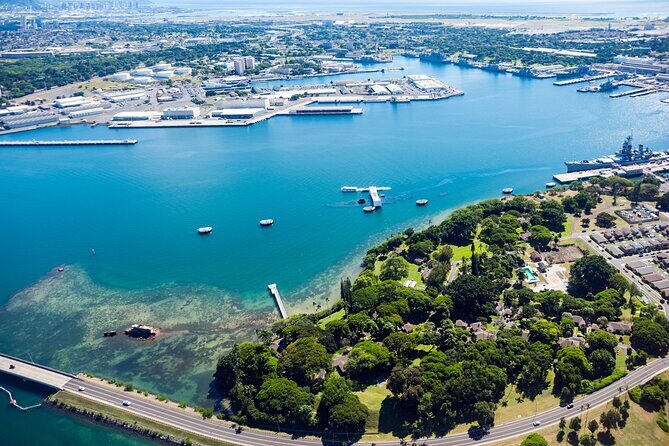 Pearl Harbor USS Arizona Memorial and Honolulu City Tour - Guides and personalities: what you gain beyond directions