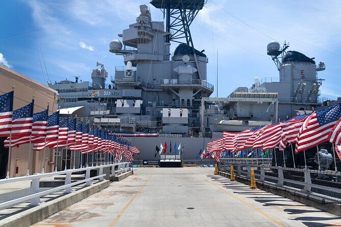 Pearl Harbor, USS Arizona Memorial & Honolulu City Tour - The guide on the bus: why narration matters more than you think