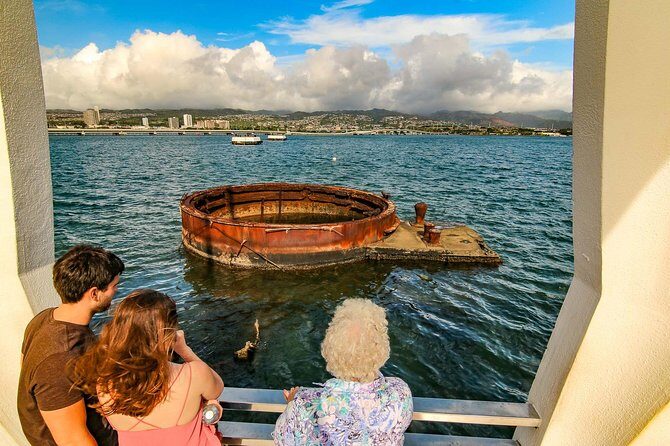 Pearl Harbor: USS Arizona Memorial & USS Missouri Battleship Tour from Waikiki - Punchbowl Crater and the King Kamehameha Statues: The Quiet Finish