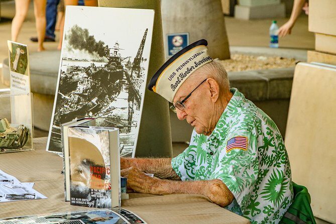 Pearl Harbor: USS Arizona Memorial & USS Missouri Battleship Tour from Waikiki - Guide Style and Small-Group Size: What It Actually Changes