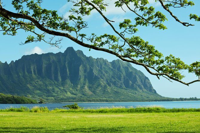 Private Green and Blue Circle Island Oahu Tour (se habla espanol) - Byodo-in Temple: a short visit with strong spiritual atmosphere