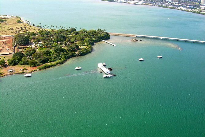 Private Pearl Harbor and Honolulu City Tour - The short stops that make Honolulu feel real: Iolani Palace and the Capitol