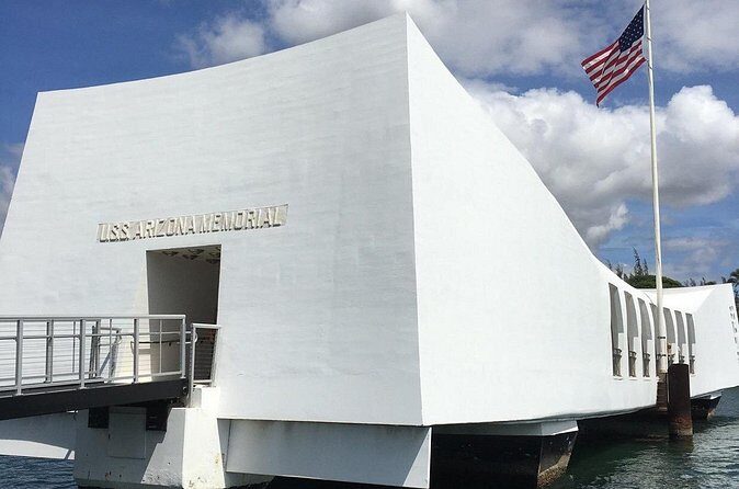 Private Pearl Harbor & North Shore tour (Se habla Español) - Haleiwa Town Center: surfers, artists, and photo-friendly wandering