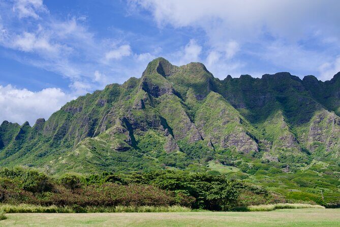 Private Tour Oahu including Waimea Waterfall-Customizable - Kualoa Beach Park and Chinaman’s Hat (Mokoli‘i Island)