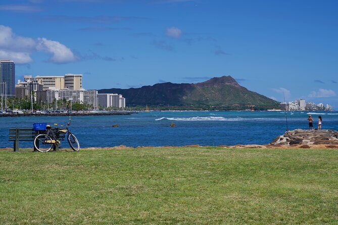 Private Tour Oahu - up to 6 passengers - Customizable - Kahala and the south shore: luxury neighborhoods, quick context