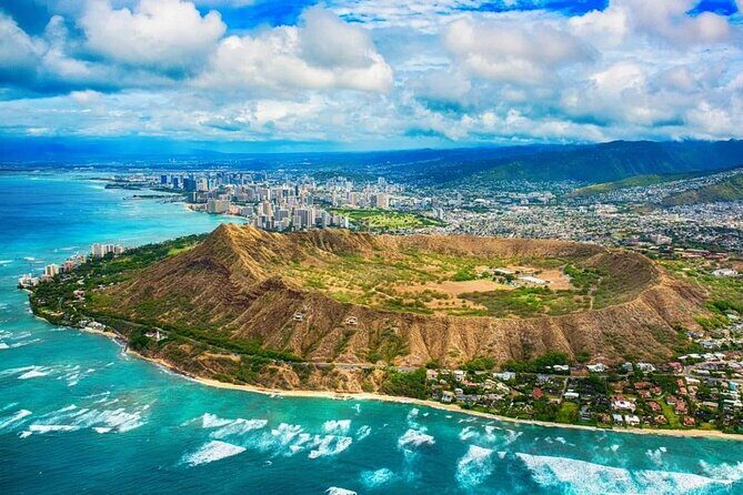 Private Transfer: Honolulu Airport HNL to Honolulu in Sedan Car - Private Transportation in a Real-World Timing Window