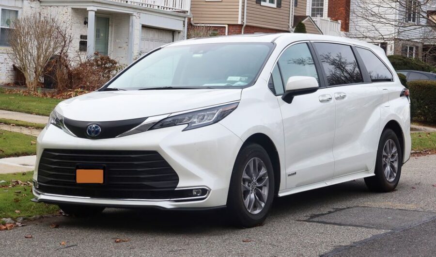 Private Transfers between HNL Airport and Honolulu City - Vehicles, luggage limits, and who this fits best